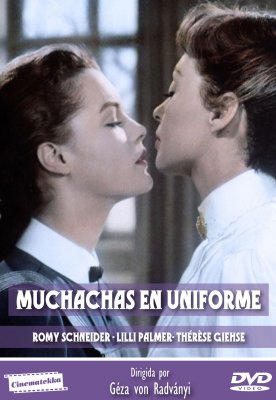MUCHACHAS DE UNIFORME
